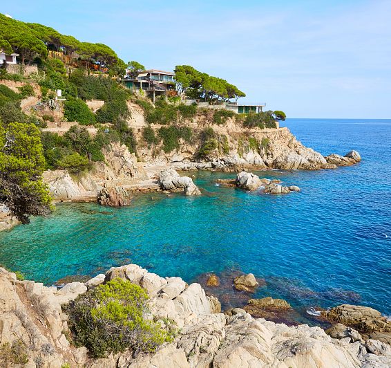 Charmantes criques et plages