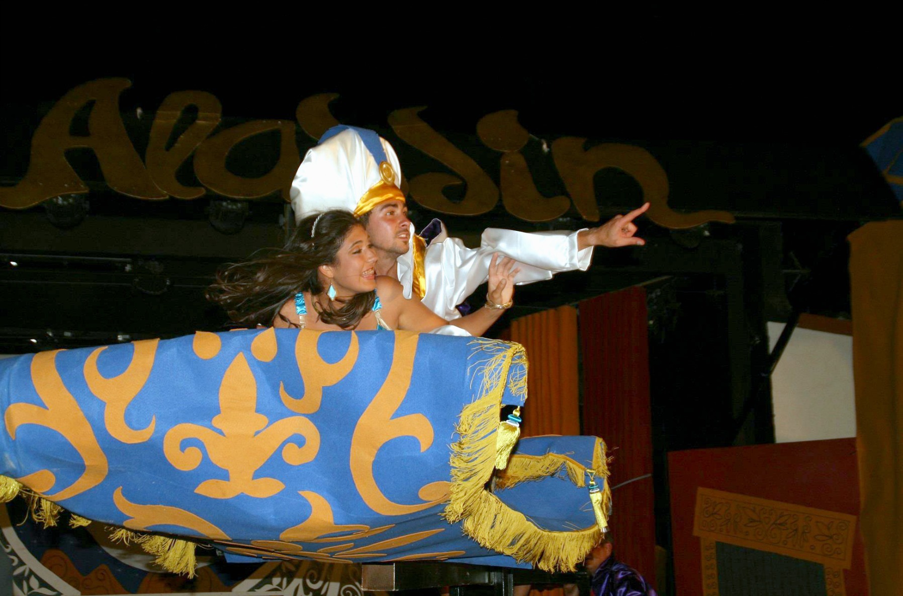 Espectaculos Aladdin Cala Montjoi