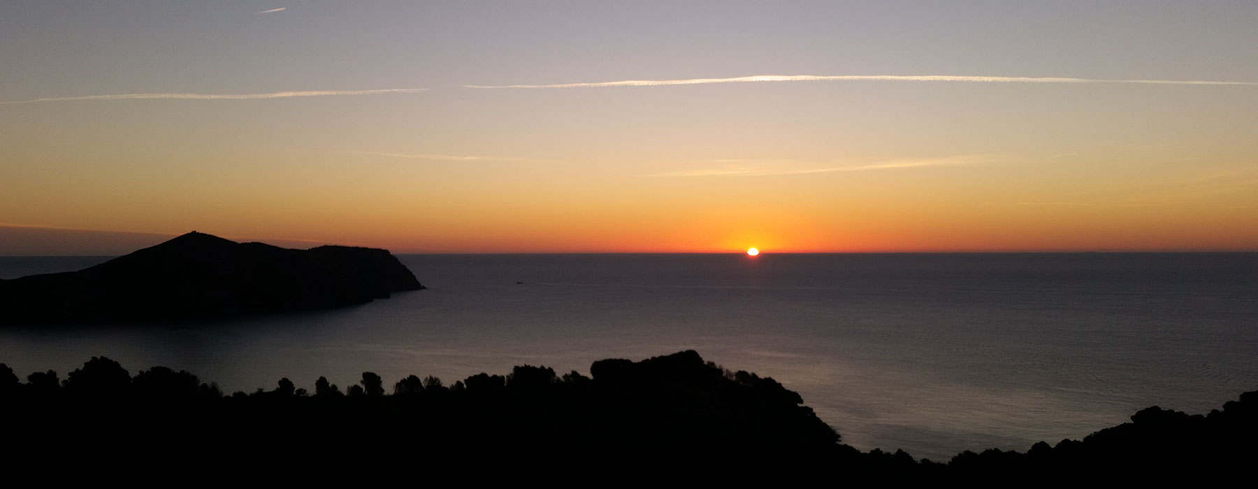 cala-Montjoi-sunset-sunrise-banner-home